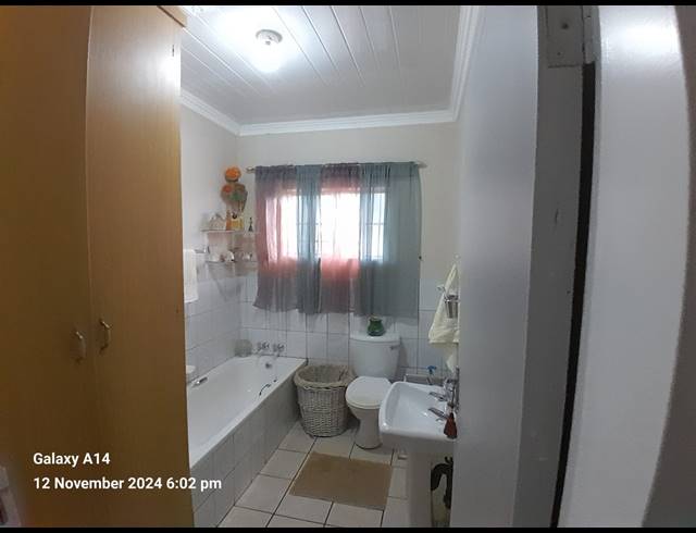 3 BEDROOM FREESTANDING FOR SALE IN CASHAN